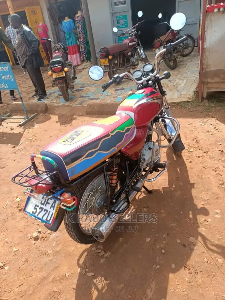 Bajaj Pulsar 150 2022 Brown