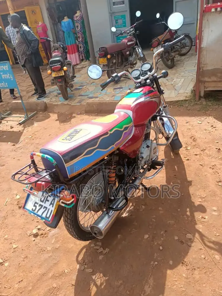 Bajaj Pulsar 150 2022 Brown