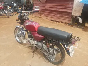 Bajaj Boxer 2018 Red