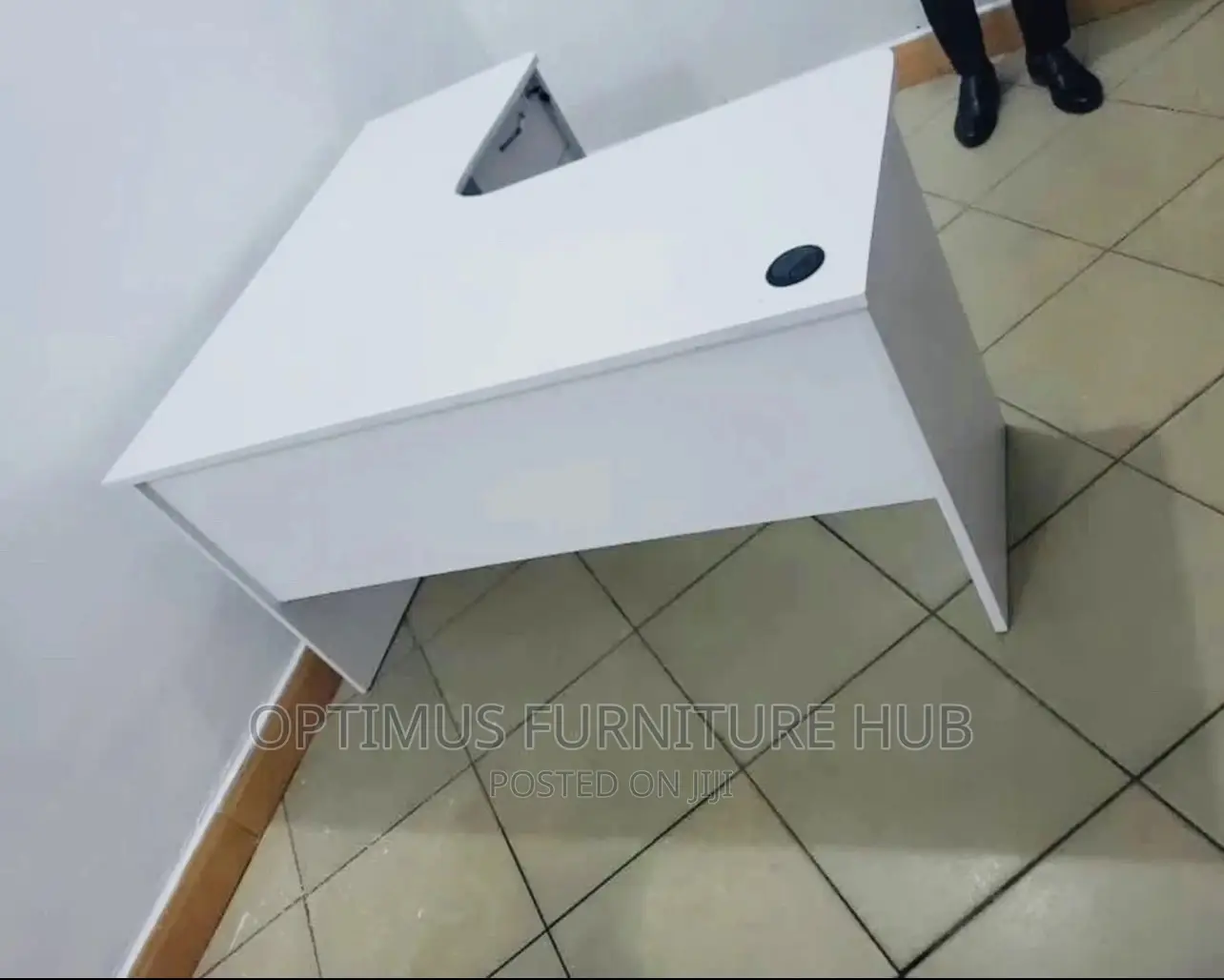 Office Desk (Curved)