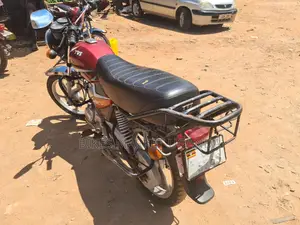TVS HLX 125 2018 Red