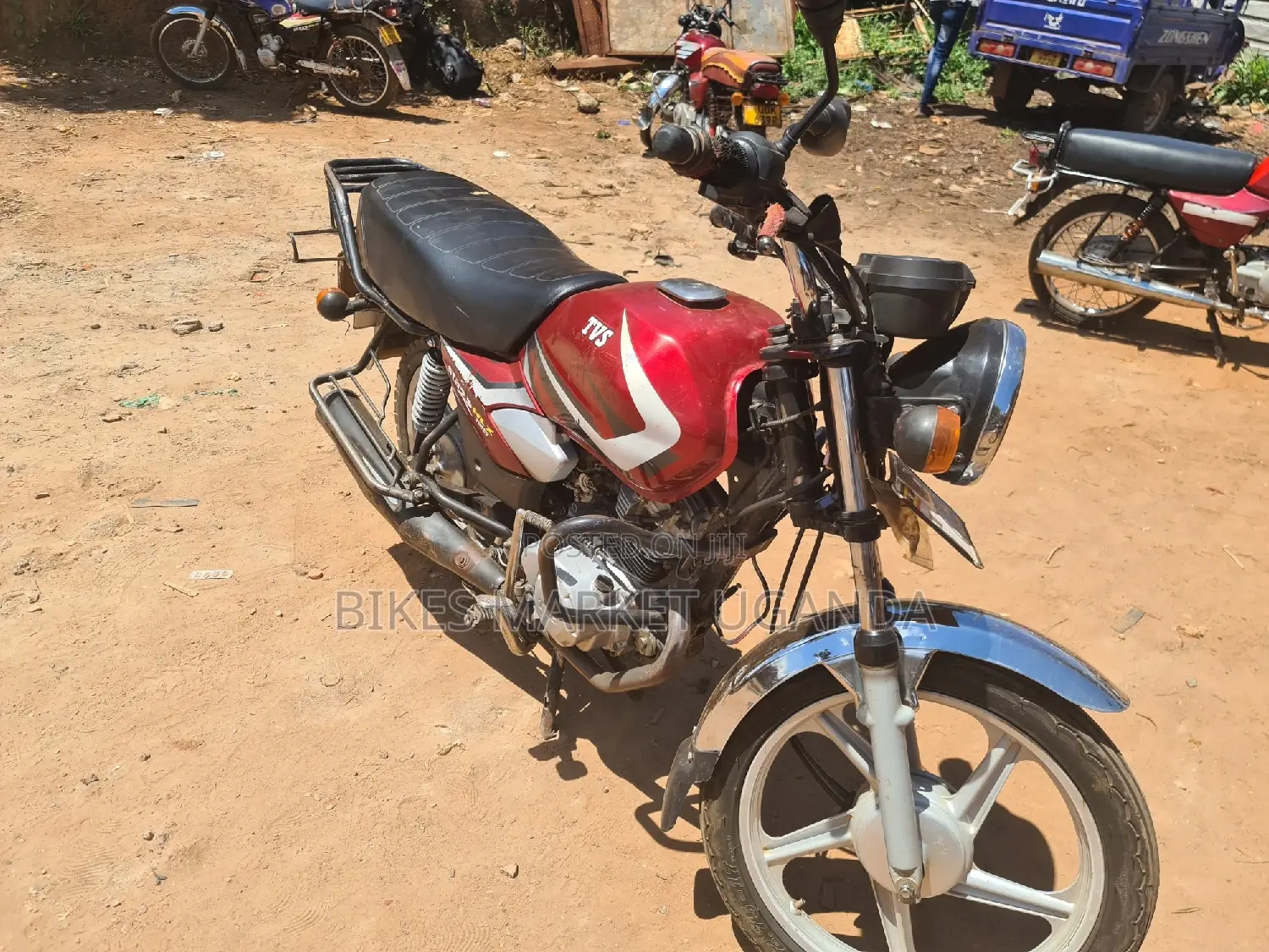 TVS HLX 125 2018 Red