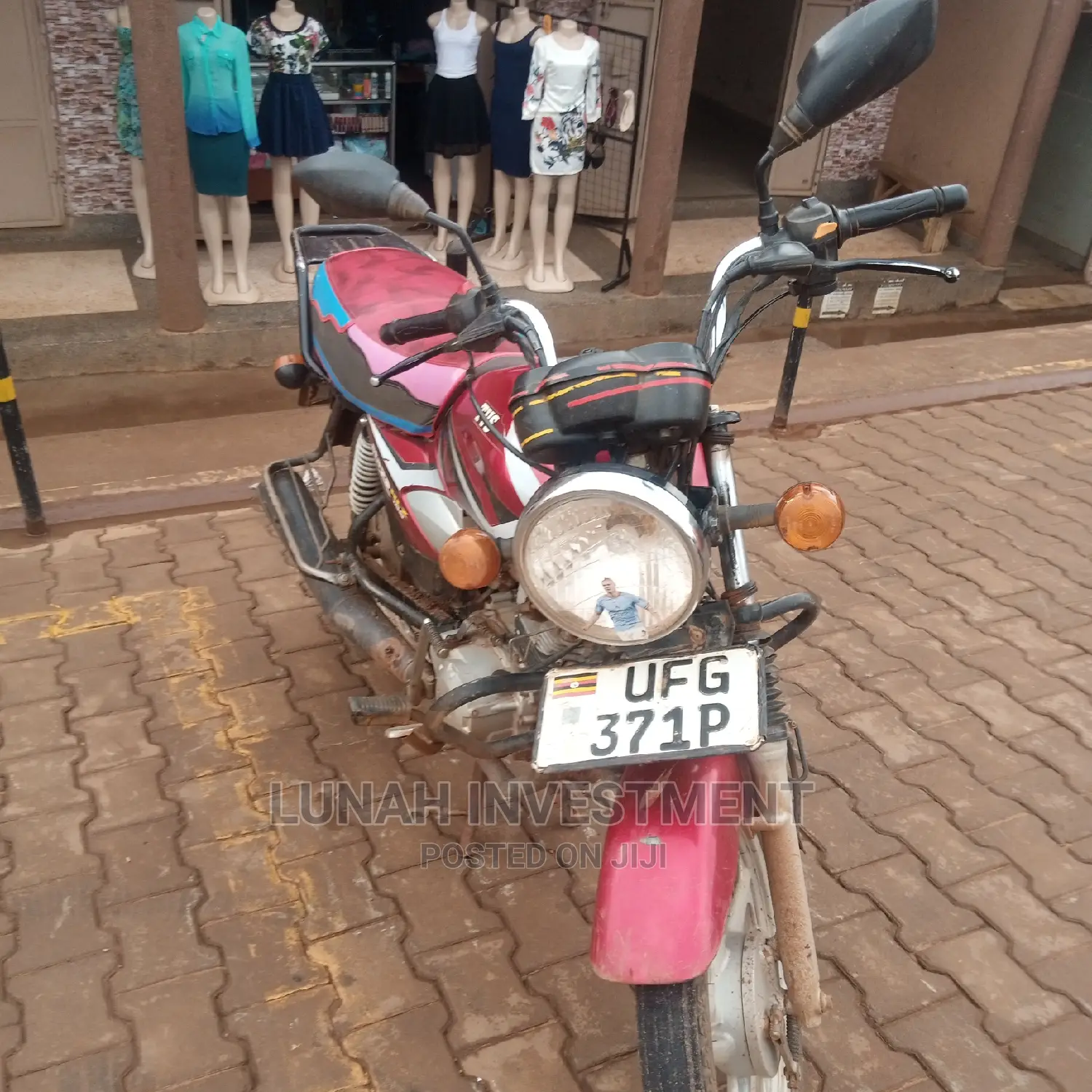 TVS HLX 125 2022 Red