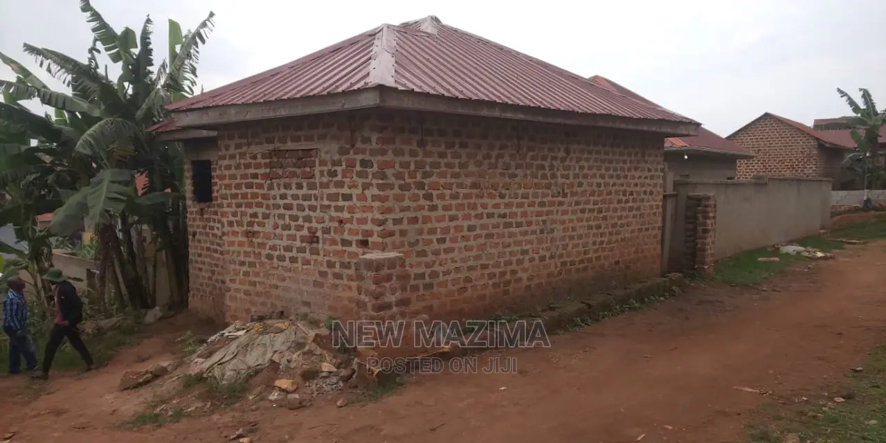 2bdrm House in Kawempe Kawanda, Central Division for sale