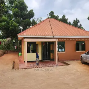 3bdrm House in Nabingo, Central Division for sale