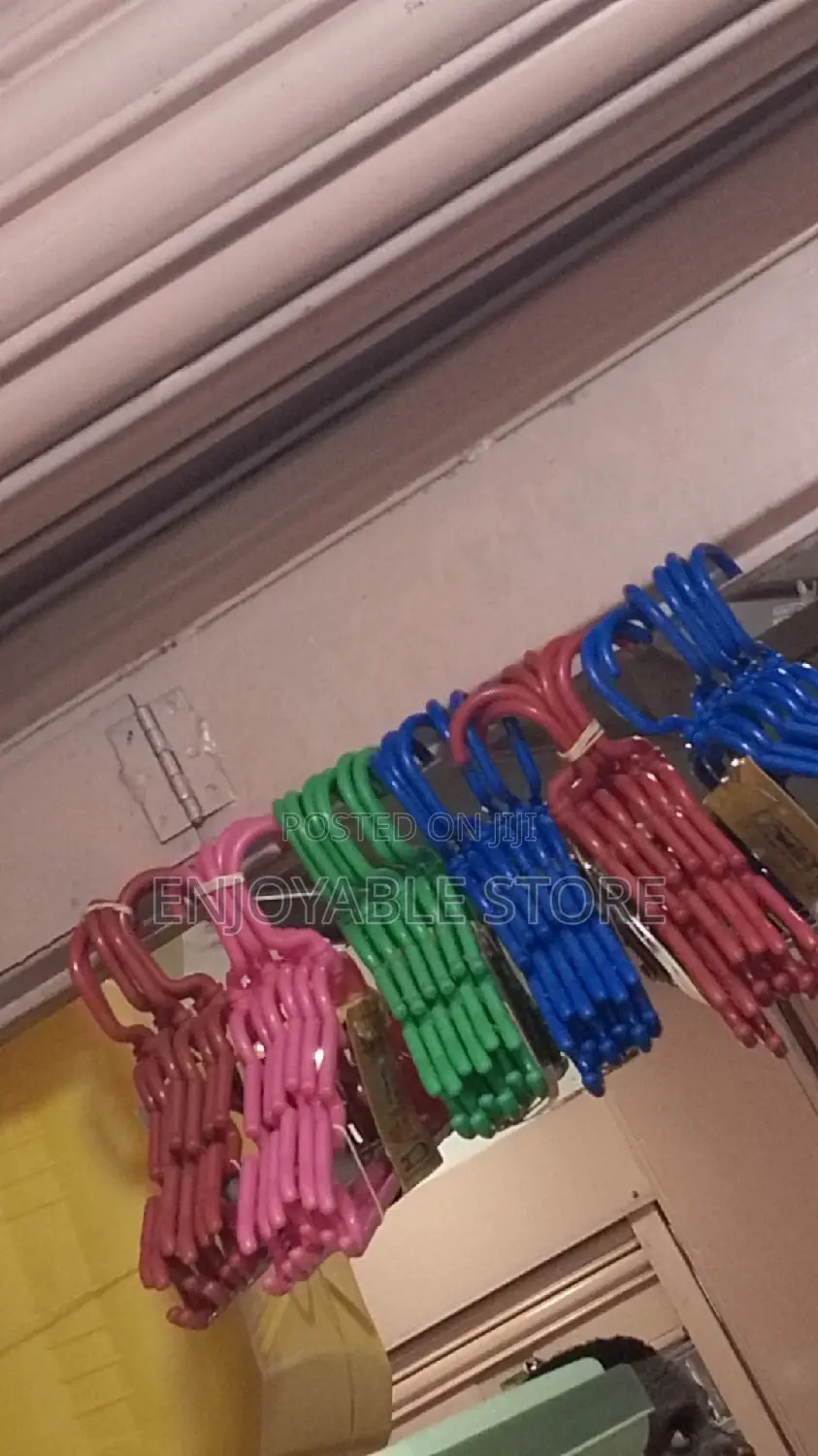 Plastic Hangers(12pcs)