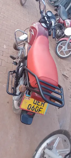 TVS HLX 125 2017 Red