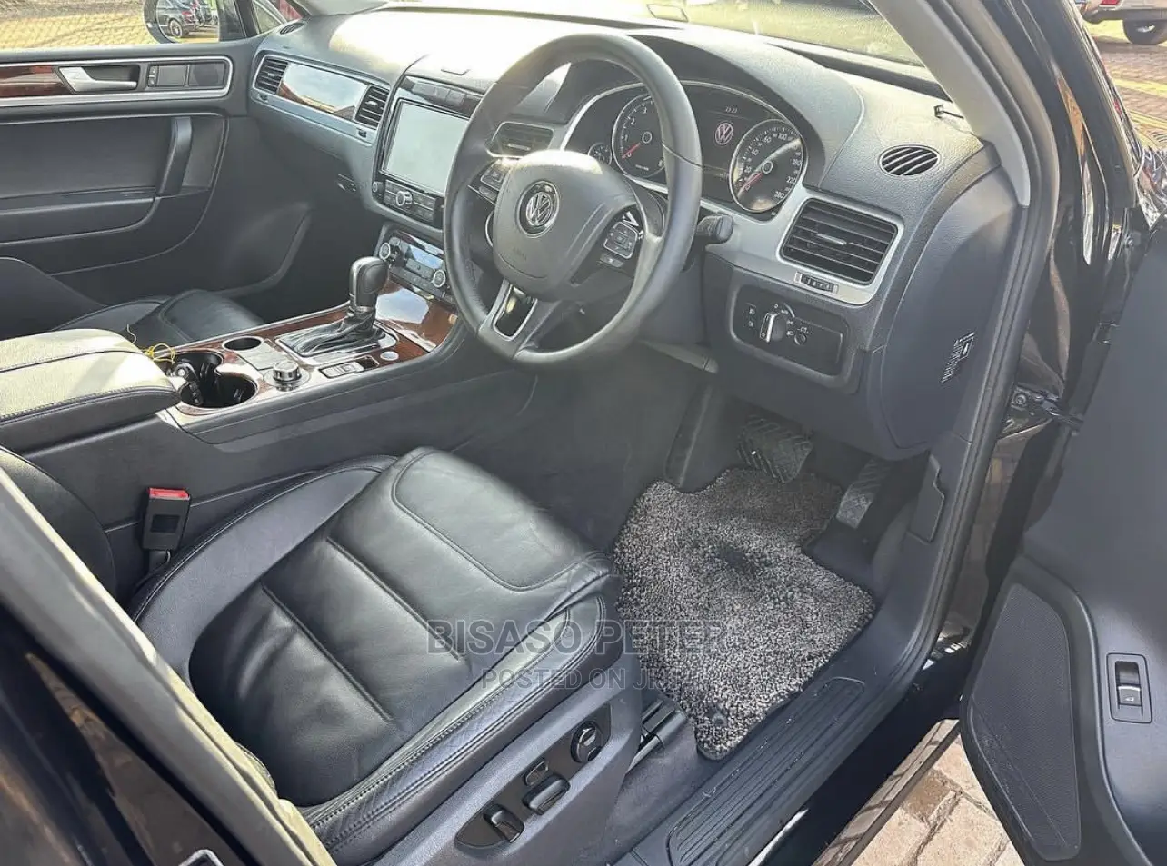 Volkswagen Touareg VR6 Executive 2012 Black