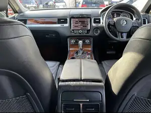 Volkswagen Touareg VR6 Executive 2012 Black