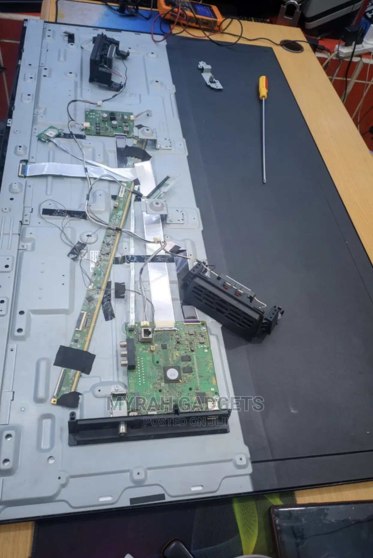 Professional Technicians in LCD Smart TV Repairing .,::;.