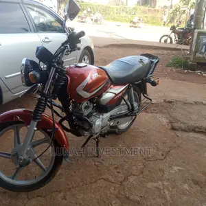 TVS HLX 125 2022 Red