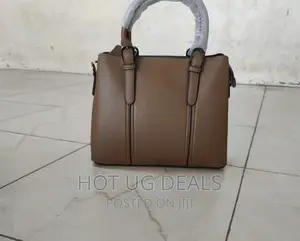 Ladies Classic Handbag - Brown