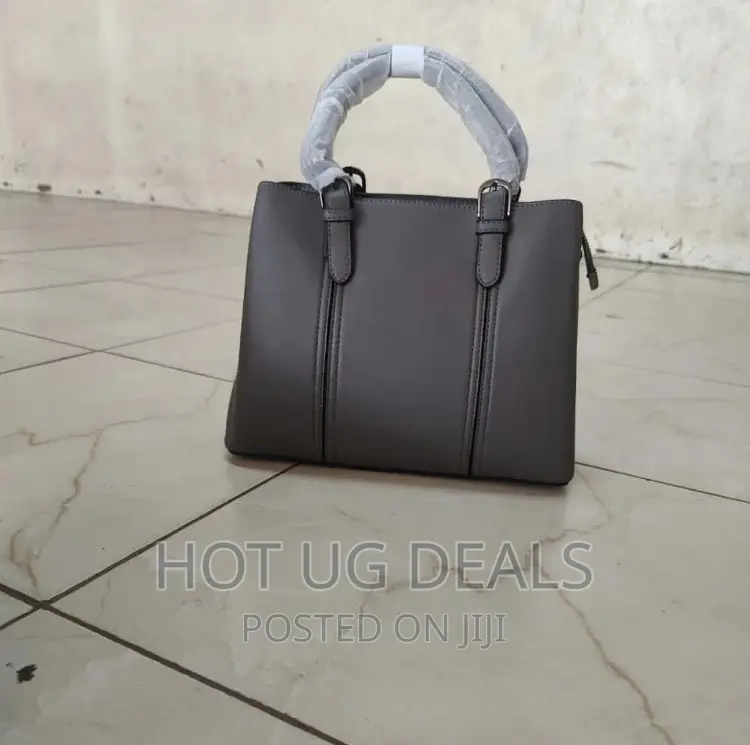 Ladies Classic Handbag - Brown