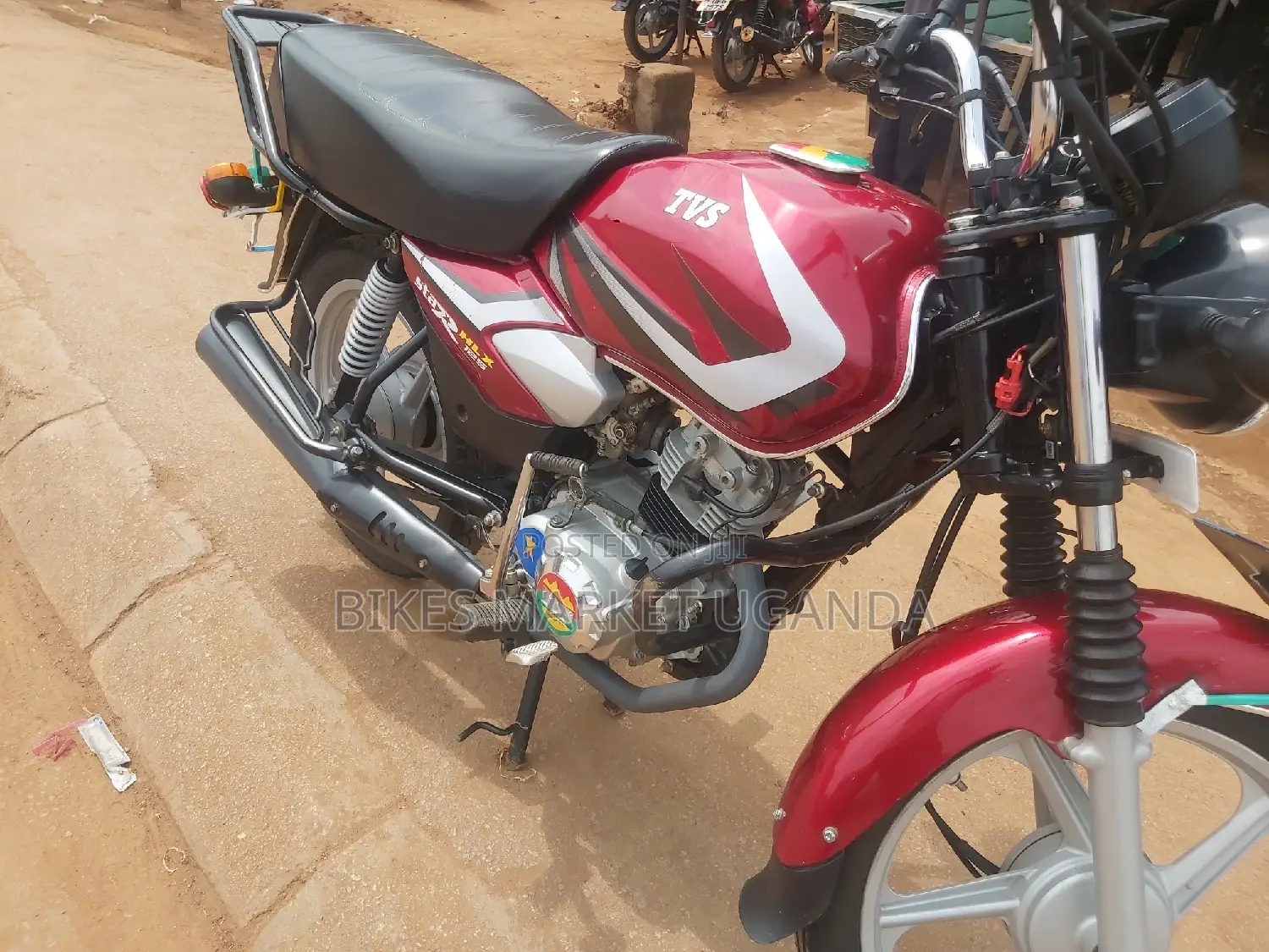 New TVS HLX 125 2023 Red