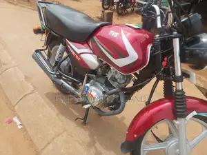 New TVS HLX 125 2023 Red
