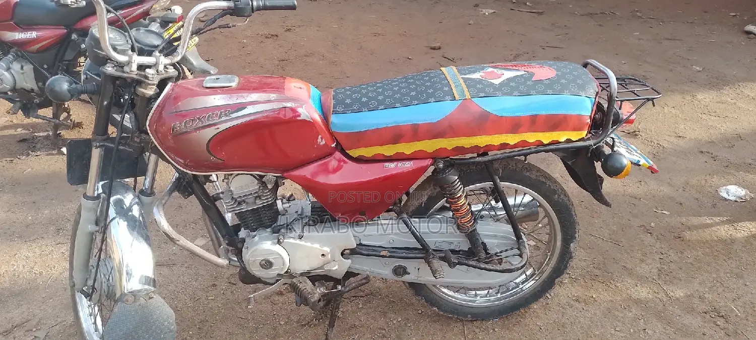 Bajaj Boxer 2022 Brown