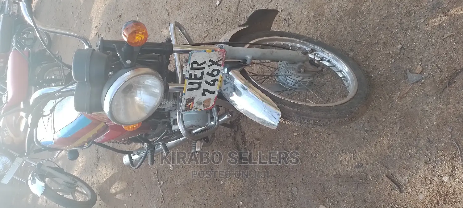 Bajaj Boxer 2022 Brown