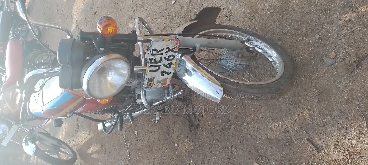 Bajaj Boxer 2022 Brown