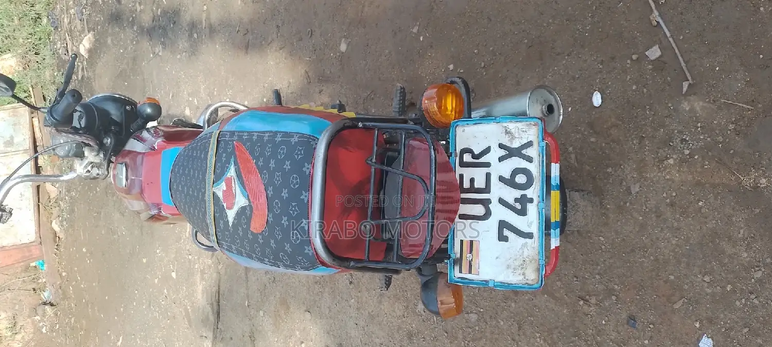 Bajaj Boxer 2022 Brown