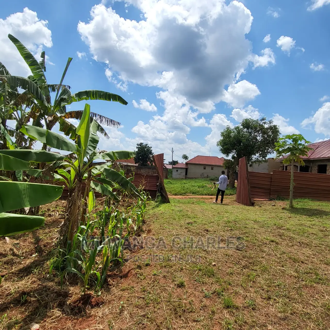 Commercial 35decimals Plot in Kyebando on Quick Sale