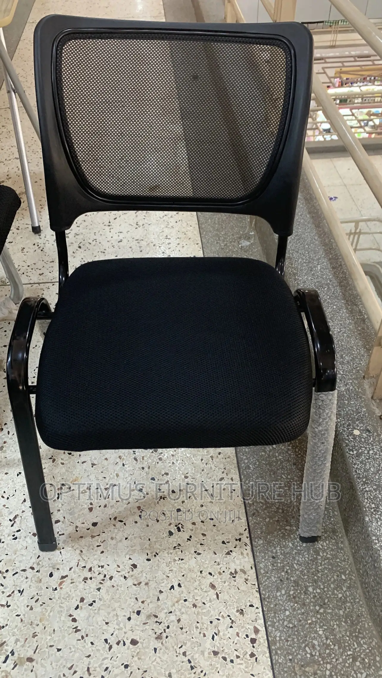 Visitor Chair (Cushioned)