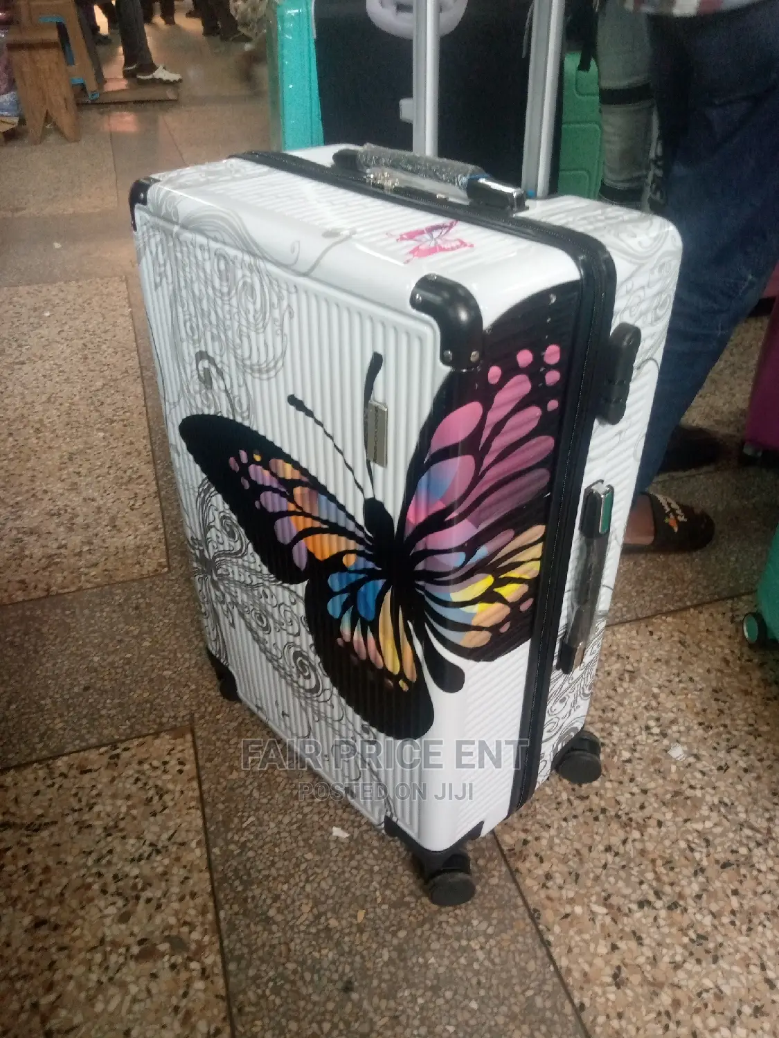Adventure Traveling Suitcases.Large.( White)