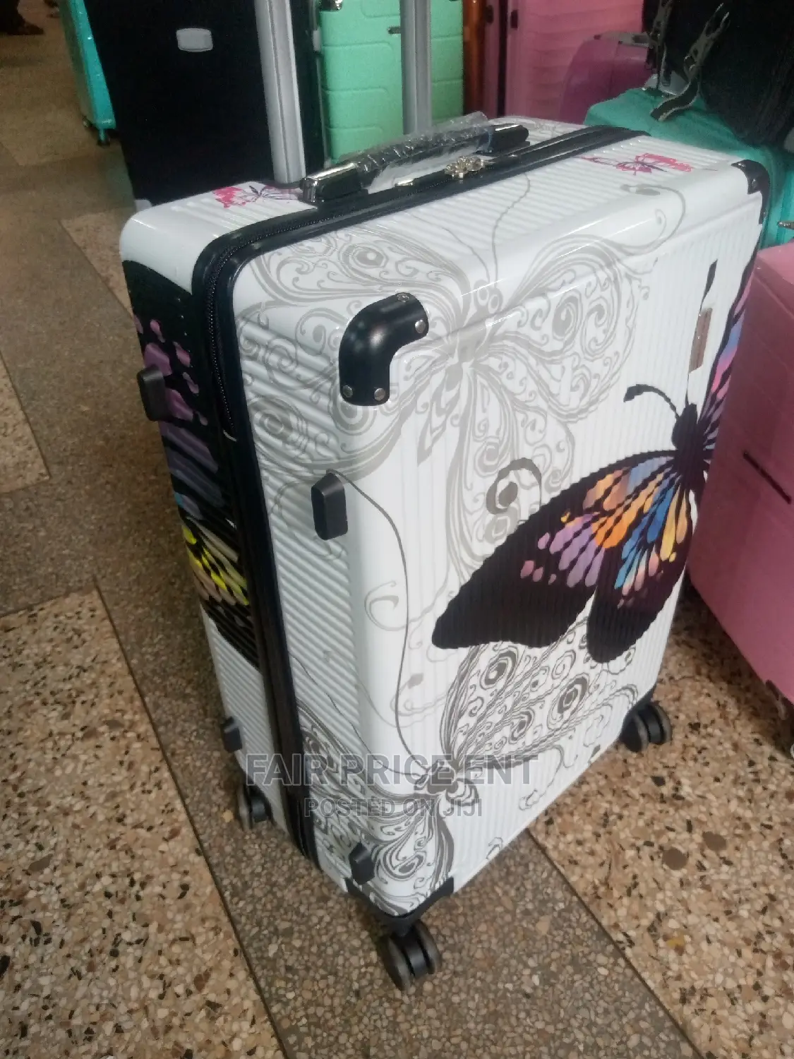Adventure Traveling Suitcases.Large.( White)