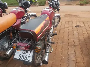New Bajaj Boxer 100 2023 Red