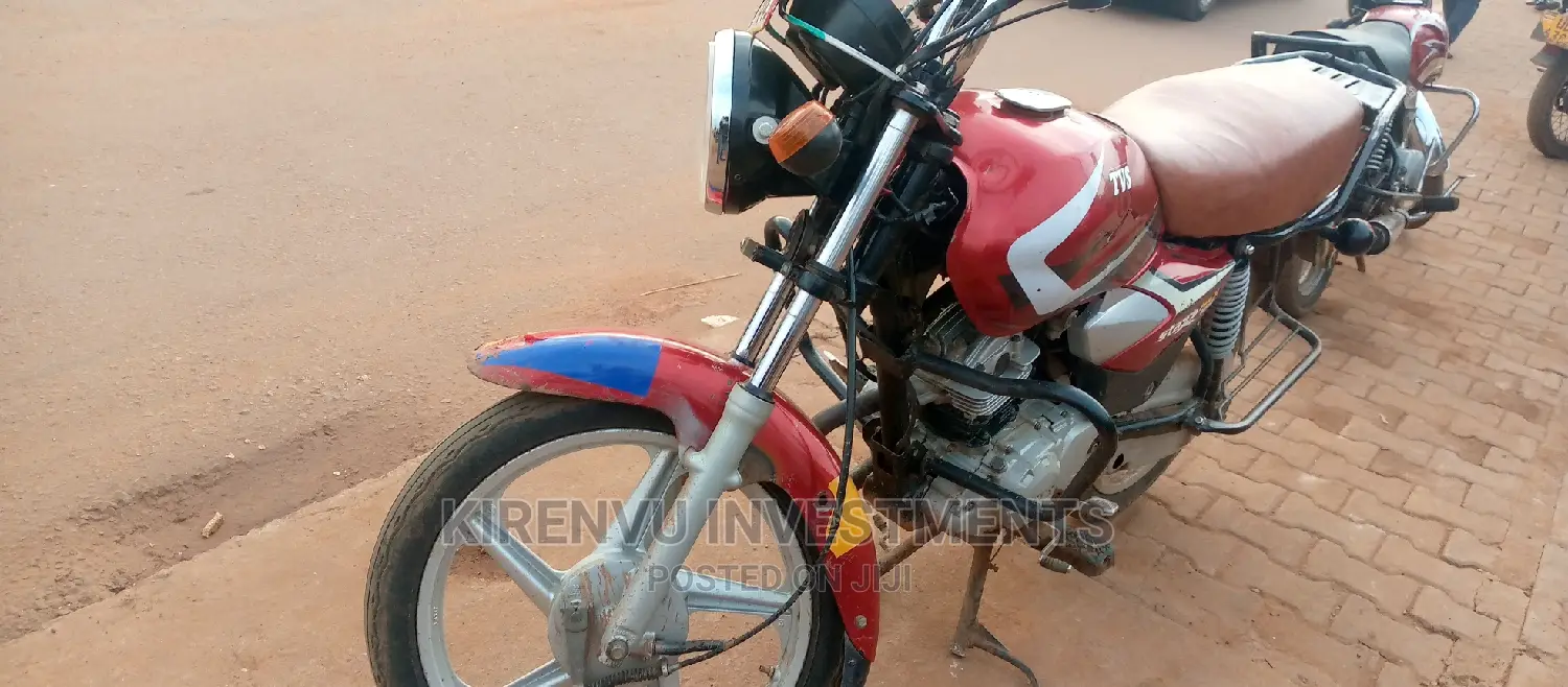 TVS HLX 125 2018 Red