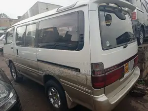 Photo - Toyota HiAce 2000 Silver