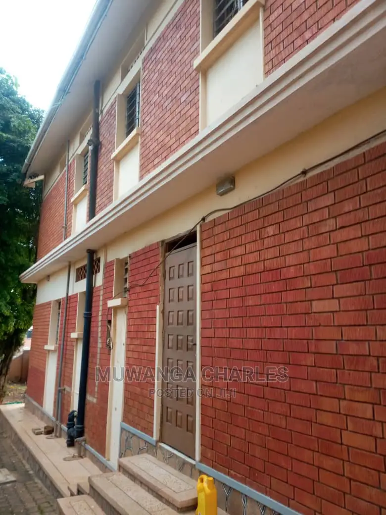 5bdrm Duplex in Fs Properties Ltd, Central Division for rent