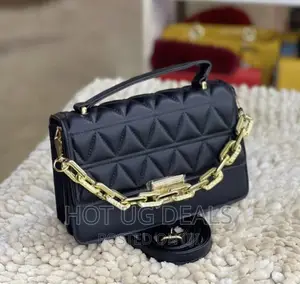 Ladies Classic Designer Handbag - Black