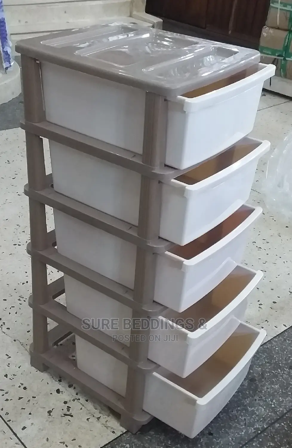 Simple Plastic Cabinet