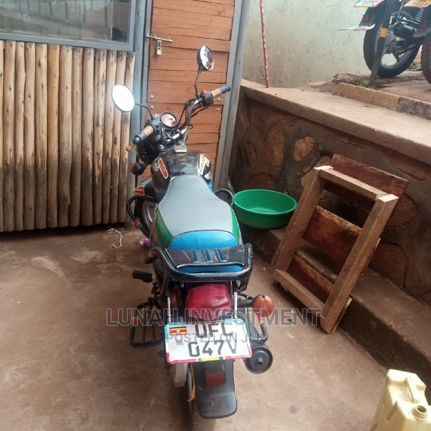 TVS HLX 125 2021 Black