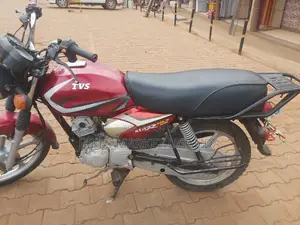 New TVS HLX 125 2022 Red