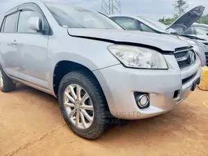 Toyota RAV4 2.5 2010 Silver