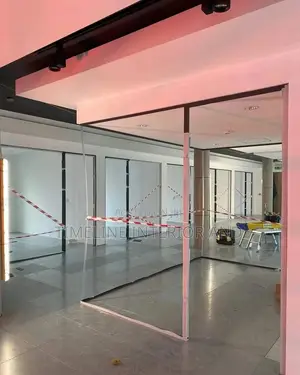 Glasses Frameless Partioning.