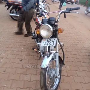Bajaj Boxer 100 2022 Red