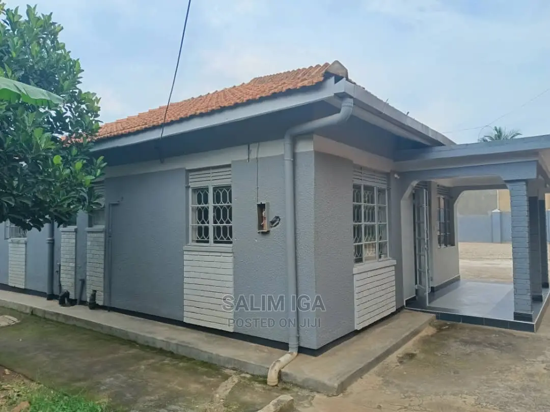 4bdrm Bungalow in Kololo Property, Central Division for rent