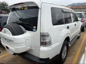 Mitsubishi Pajero 3.0 2010 White