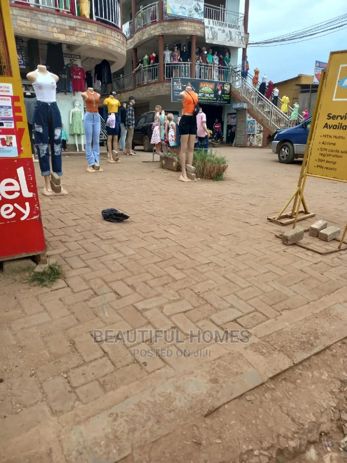 Mall in Kyaliwajjara on Sell