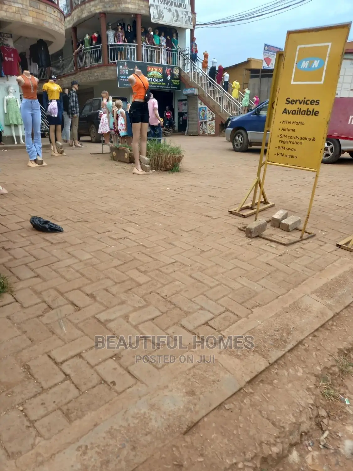 Mall in Kyaliwajjara on Sell