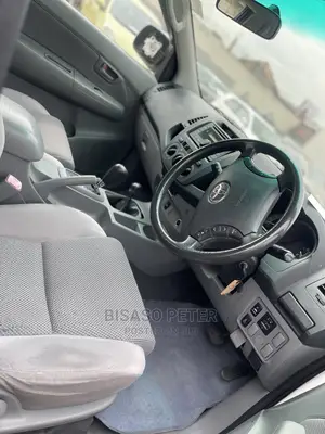 Toyota Hilux 2.5 D-4D SRX 2011 White