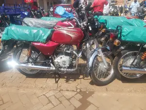 New Bajaj Boxer 100 2023 Red