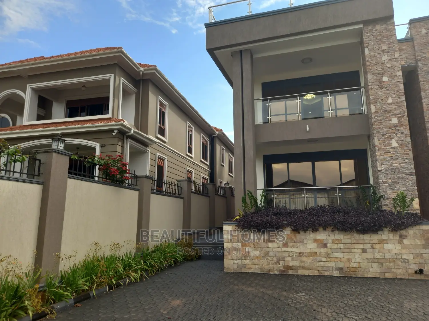 Furnished 6bdrm Duplex in Munyonyo Lake View, Makindye for sale