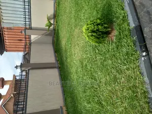 Furnished 6bdrm Duplex in Munyonyo Lake View, Makindye for sale