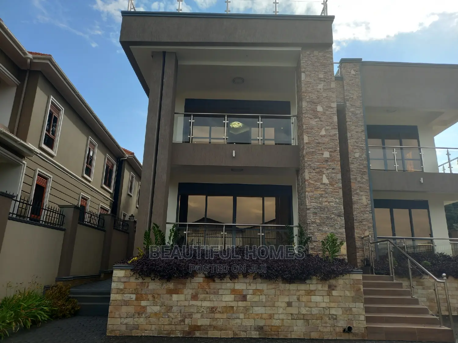 Furnished 6bdrm Mansion in Munyonyo Lake View, Makindye for sale