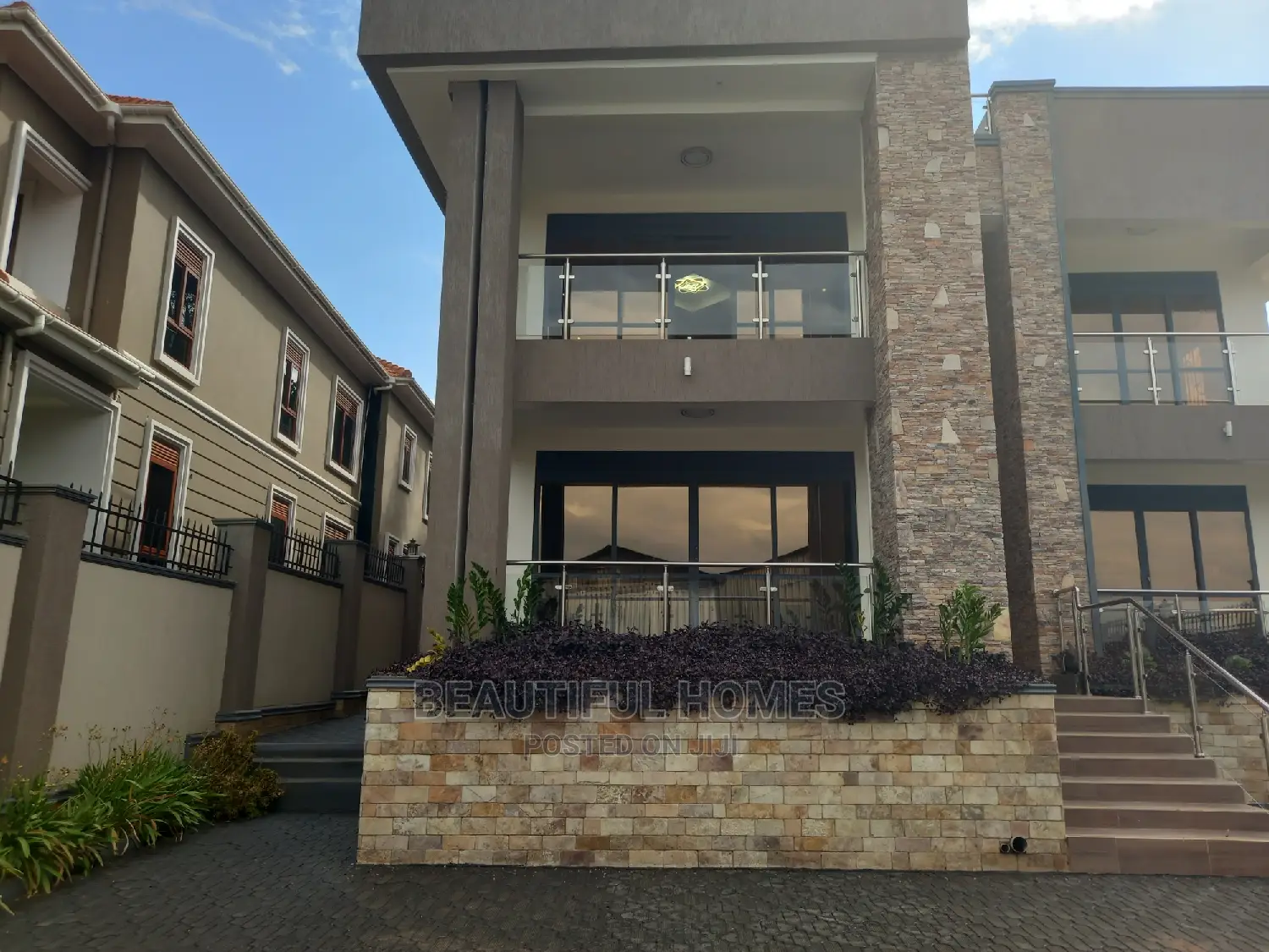Furnished 6bdrm Mansion in Munyonyo Lake View, Makindye for sale