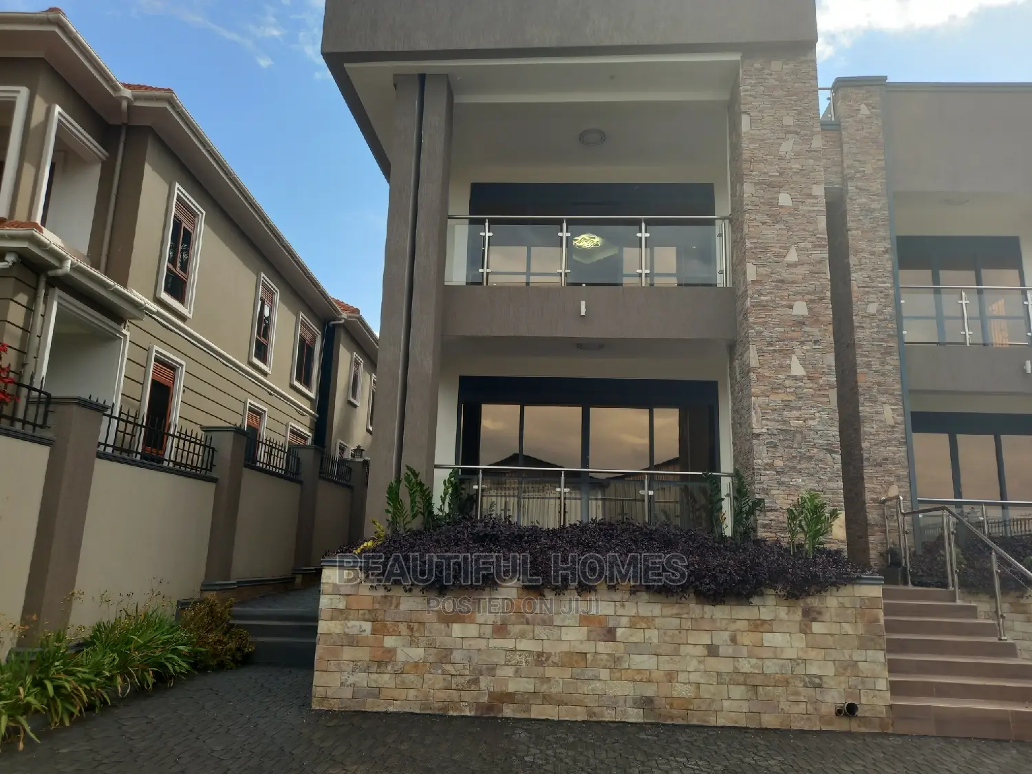 Furnished 6bdrm Mansion in Munyonyo Lake View, Makindye for sale