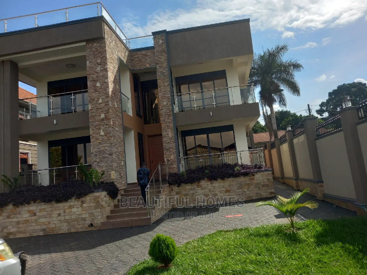 Furnished 6bdrm Mansion in Munyonyo Tarmack, Makindye for sale